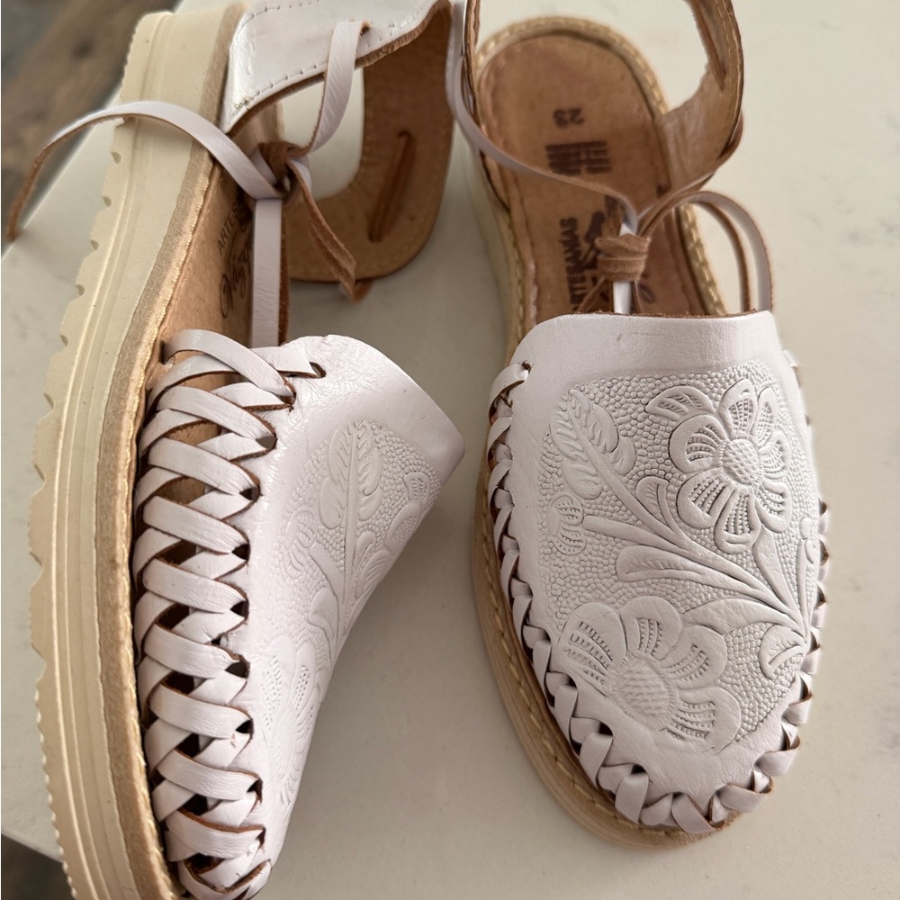 White Embroidered Women's Sandals